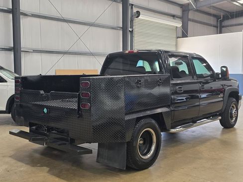 Used 2005 Chevrolet Silverado 3500 LT w/ Heavy-Duty Power Package AWD/4WD image 4