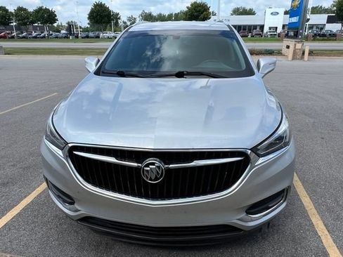 Used 2021 Buick Enclave Essence FWD image 2