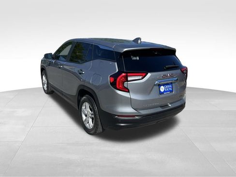 Used 2023 GMC Terrain SLE w/ LPO, Floor Liner Package FWD image 4