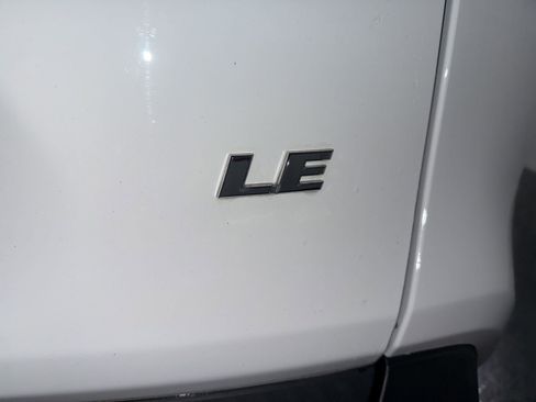 Used 2021 Toyota RAV4 LE FWD image 34