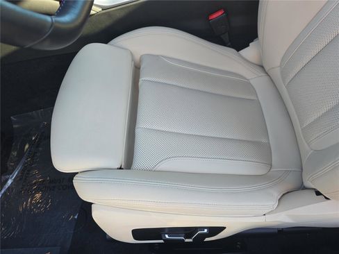 Used 2025 BMW M240i Coupe image 10