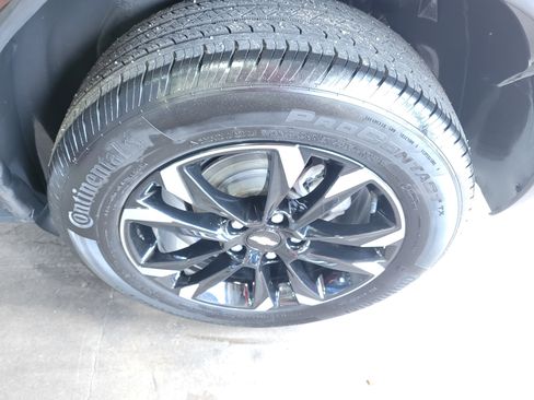 Certified 2023 Chevrolet TrailBlazer LT w/ Convenience Package FWD image 34