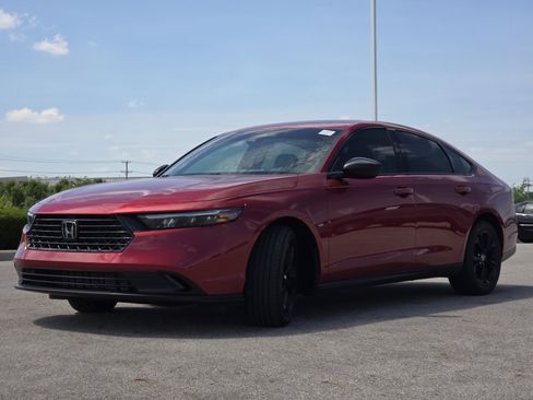 Used 2025 Honda Accord SE image 13