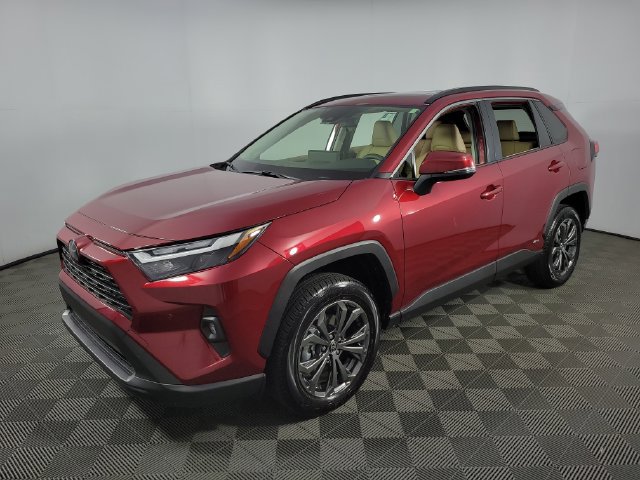 Used 2025 Toyota RAV4 XLE Premium w/ Weather Package AWD/4WD image 3