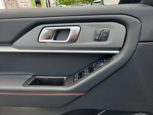 New 2026 Ford Explorer ST-Line w/ ST-Line Street Pack AWD/4WD image 20