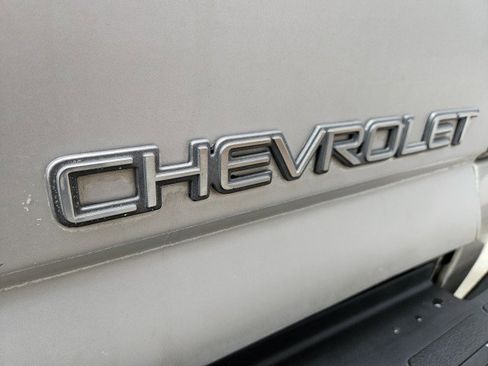 Used 2005 Chevrolet Silverado 2500 LS w/ Heavy-Duty Power Package image 24