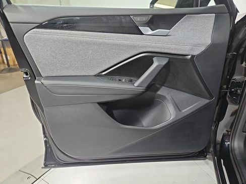 New 2025 Volkswagen Tiguan S image 10