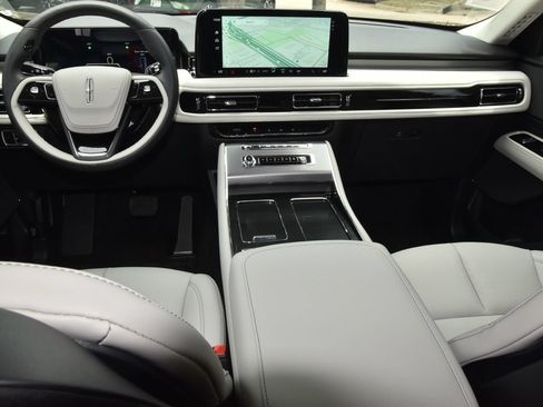New 2026 Lincoln Aviator 2WD image 17