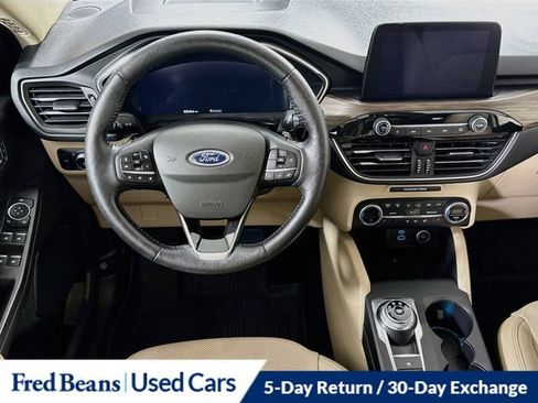 Used 2020 Ford Escape Titanium w/ Titanium Premium Package 2.0 AWD/4WD image 30