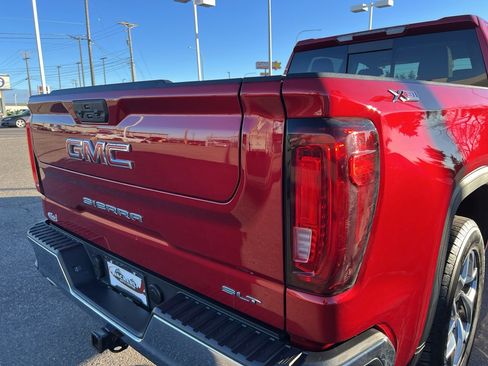 Used 2023 GMC Sierra 1500 SLT w/ SLT Premium Package image 11