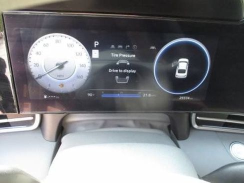 Used 2024 Hyundai Elantra SEL FWD image 7