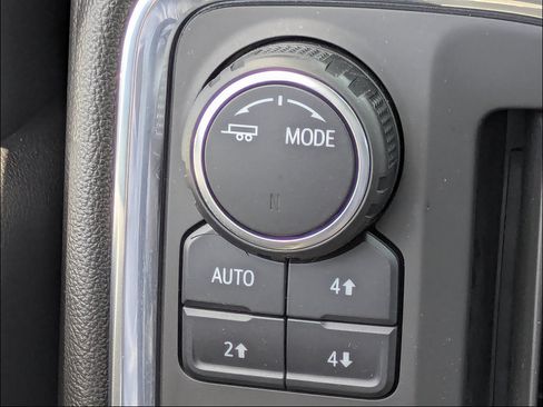 Used 2021 Chevrolet Silverado 1500 RST w/ Convenience Package II AWD/4WD image 29