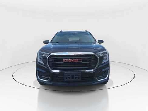 Used 2022 GMC Terrain SLE w/ Driver Convenience Package AWD/4WD image 3