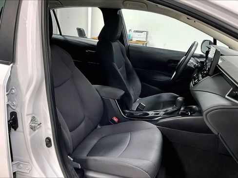 Used 2022 Toyota Corolla LE image 10