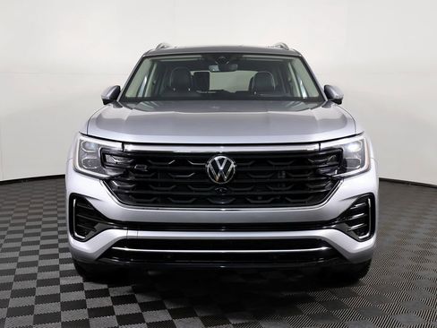 Used 2024 Volkswagen Atlas SEL Premium R-Line image 4