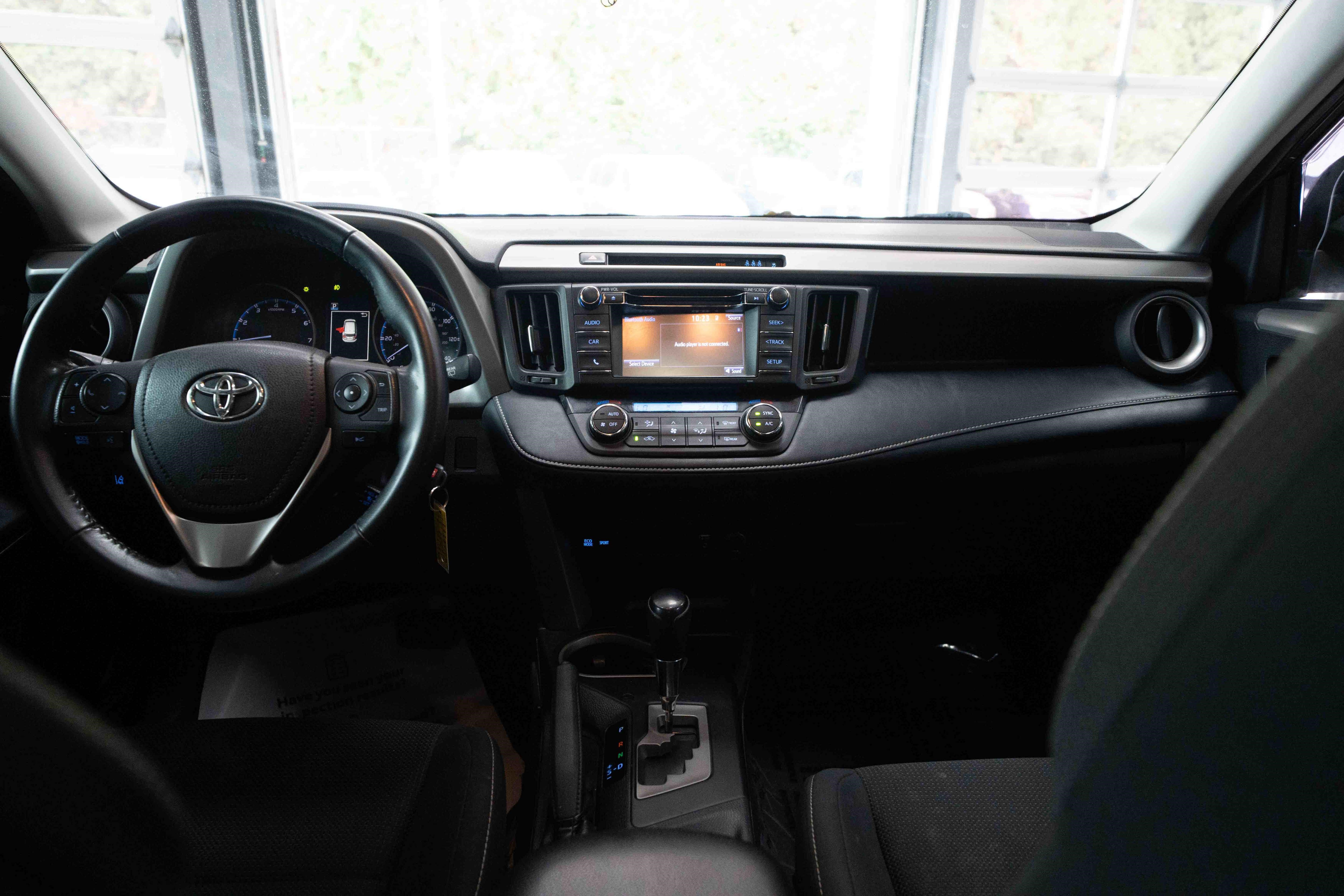 Used 2018 Toyota RAV4 XLE AWD/4WD image 20