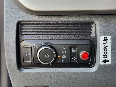 New 2025 Ford F550 4x4 Regular Cab Super Duty image 17