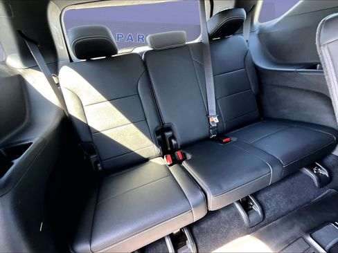 Used 2025 Chevrolet Traverse LT AWD/4WD image 26