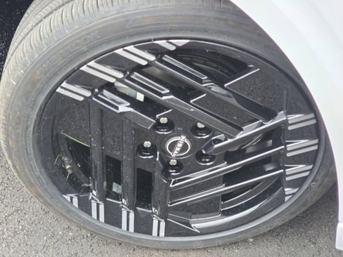 New 2026 Nissan Sentra SR w/ Floor Mat Package image 18