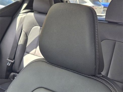 Certified 2025 Volvo XC40 B5 Core w/ Protection Package Premier image 17