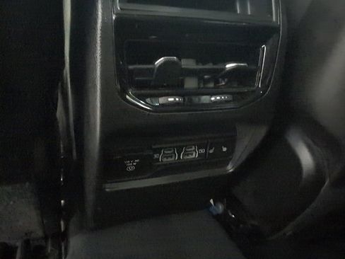 Used 2023 Jeep Grand Cherokee Limited w/ Luxury Tech Group II image 30