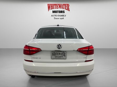 Used 2016 Volkswagen Passat 1.8T SE FWD image 3
