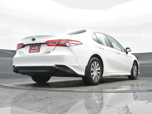 Used 2019 Toyota Camry LE image 30