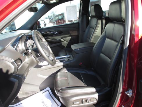 Certified 2023 Chevrolet Traverse RS w/ LPO, Floor Liner Package image 16