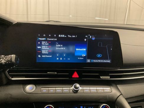 Used 2023 Hyundai Elantra SEL w/ Convenience Package image 21