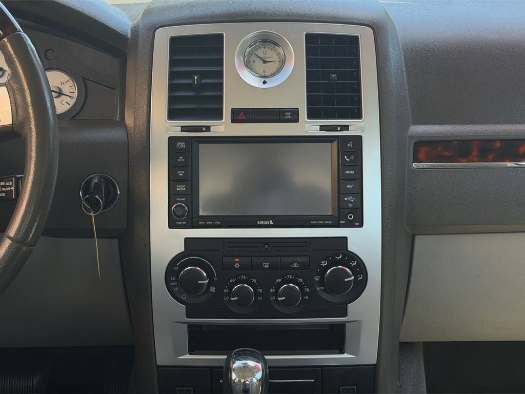 Used 2008 Chrysler 300 C w/ Navigation & Sound Group II RWD image 18