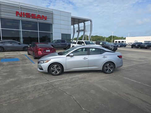 Used 2023 Nissan Sentra SV FWD image 3