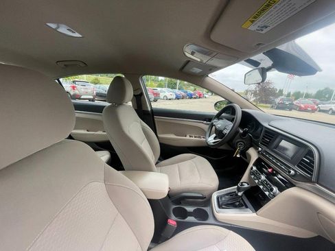 Used 2020 Hyundai Elantra SE w/ Cargo Package (C1) image 6