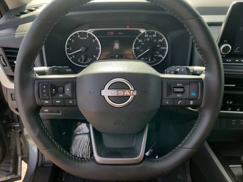 Certified 2026 Nissan Rogue SV FWD image 18