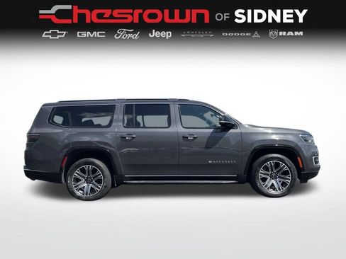 Used 2025 Jeep Wagoneer L 4WD w/ HD Trailer Tow Package image 12