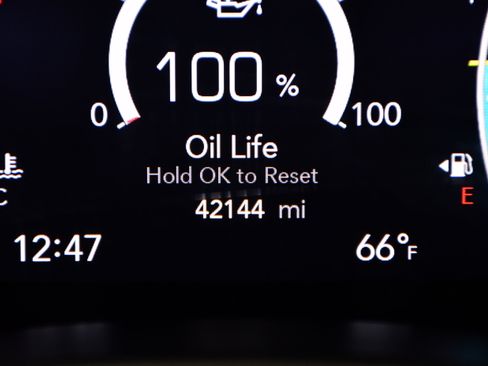 Used 2024 Chrysler Pacifica Touring-L FWD image 17