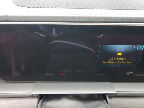 Used 2024 Mercedes-Benz GLS 580 4MATIC image 8