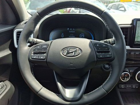 New 2025 Hyundai Venue Limited image 19