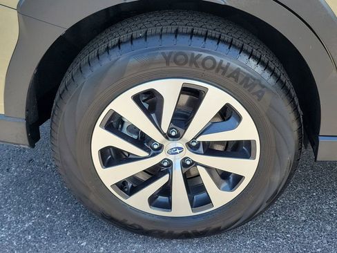 Certified 2025 Subaru Outback Premium AWD/4WD image 7