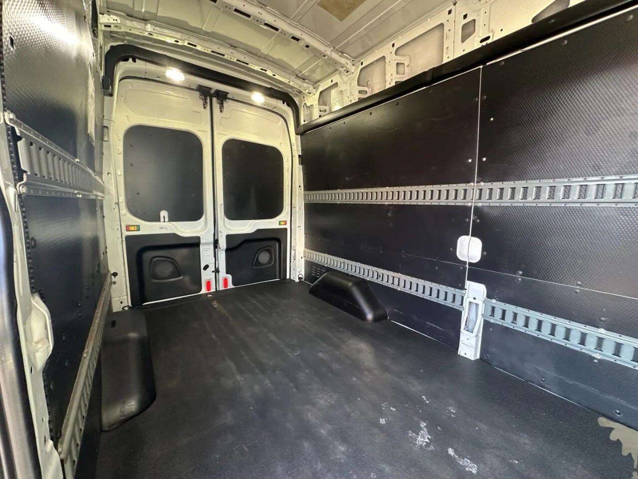 Used 2017 Ford Transit 250 148 High Roof RWD image 13