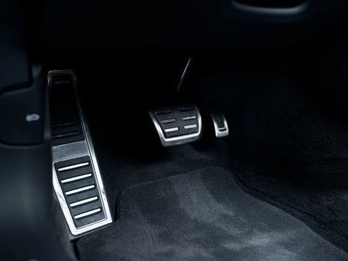 Used 2023 Audi S8 4.0 TFSI image 19