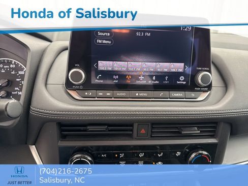 Used 2024 Nissan Rogue S image 19