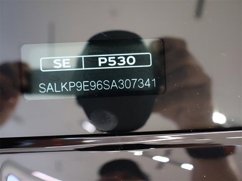 Certified 2025 Land Rover Range Rover SE image 34