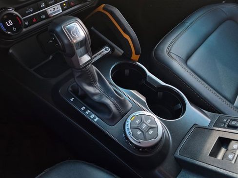 Used 2023 Ford Bronco Badlands image 31