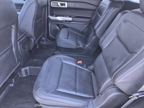 Used 2023 Ford Explorer XLT w/ Equipment Group 202A RWD image 19