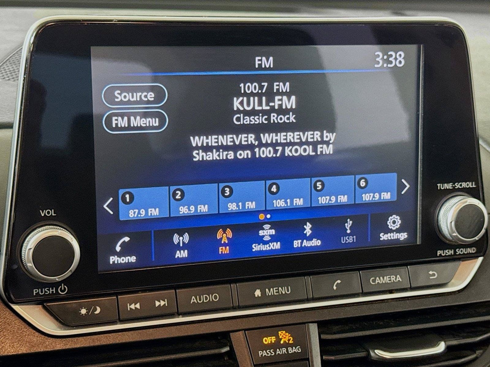 Used 2023 Nissan Altima 2.5 SV FWD image 12