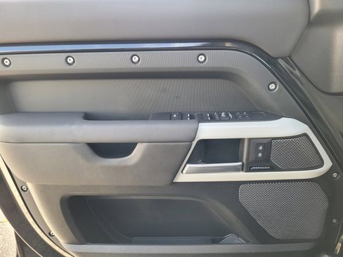 Used 2024 Land Rover Defender 110 S image 20