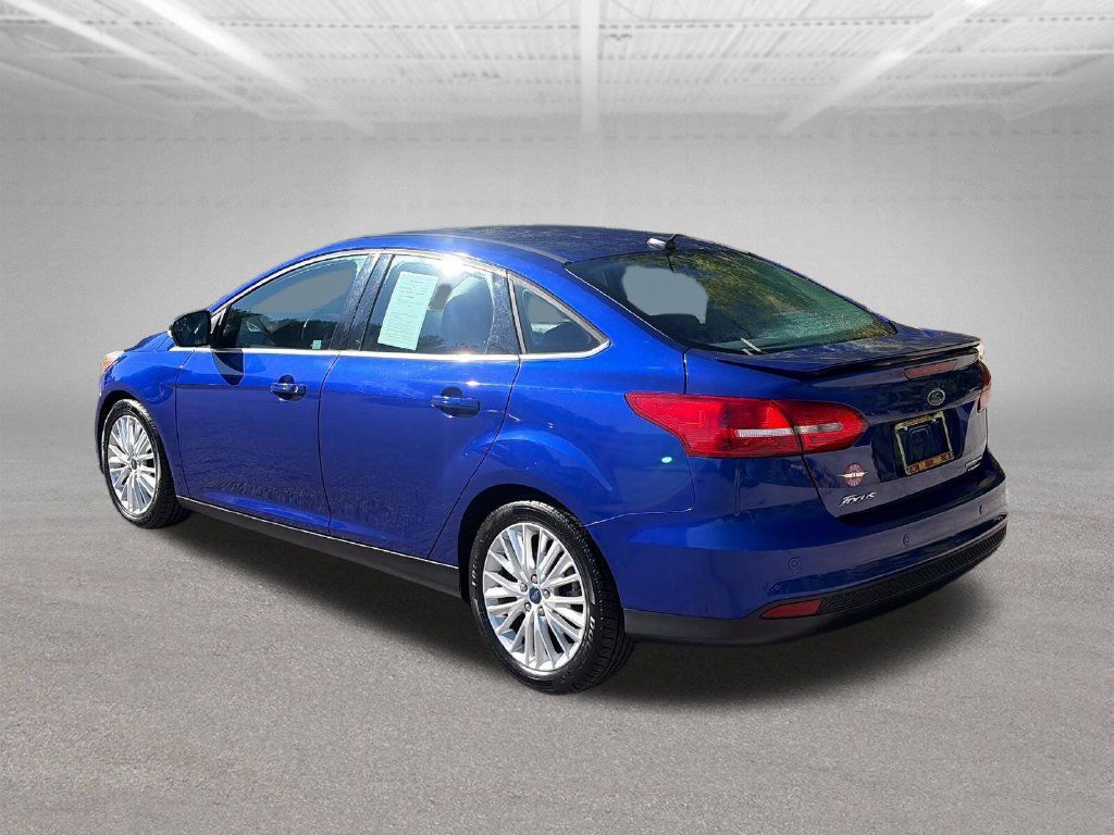 Used 2015 Ford Focus Titanium FWD image 4