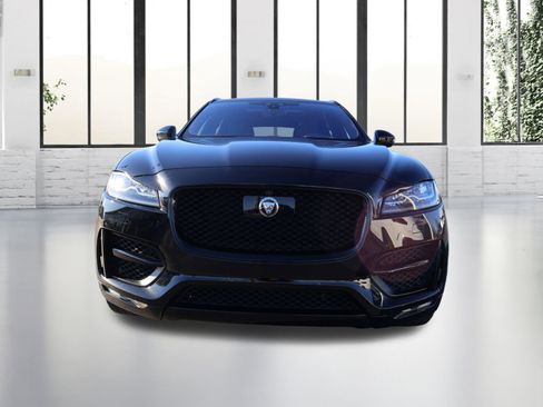 Used 2020 Jaguar F-PACE R-Sport image 7