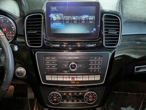 Used 2017 Mercedes-Benz GLS 550 4MATIC image 16