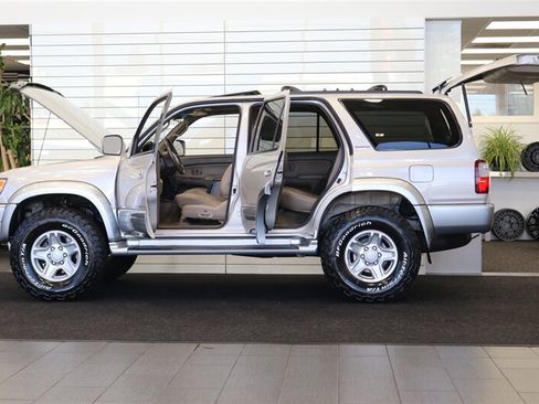 Used 2000 Toyota 4Runner Limited AWD/4WD image 10